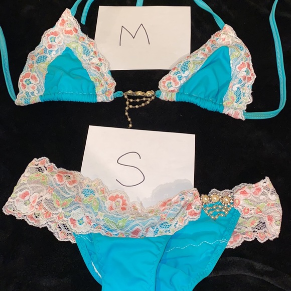 Competition Bikini - Picture 5 of 7